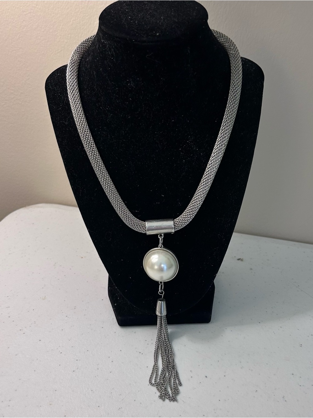 MIKA Pearl pendant tasseled necklace serpentine mesh chain silver tone